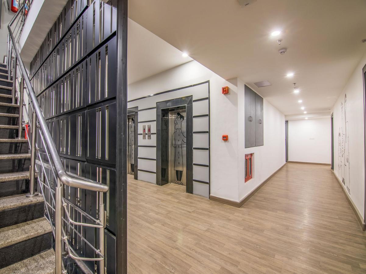 Oyo Townhouse 028 Corporate Suite Noida Exterior foto