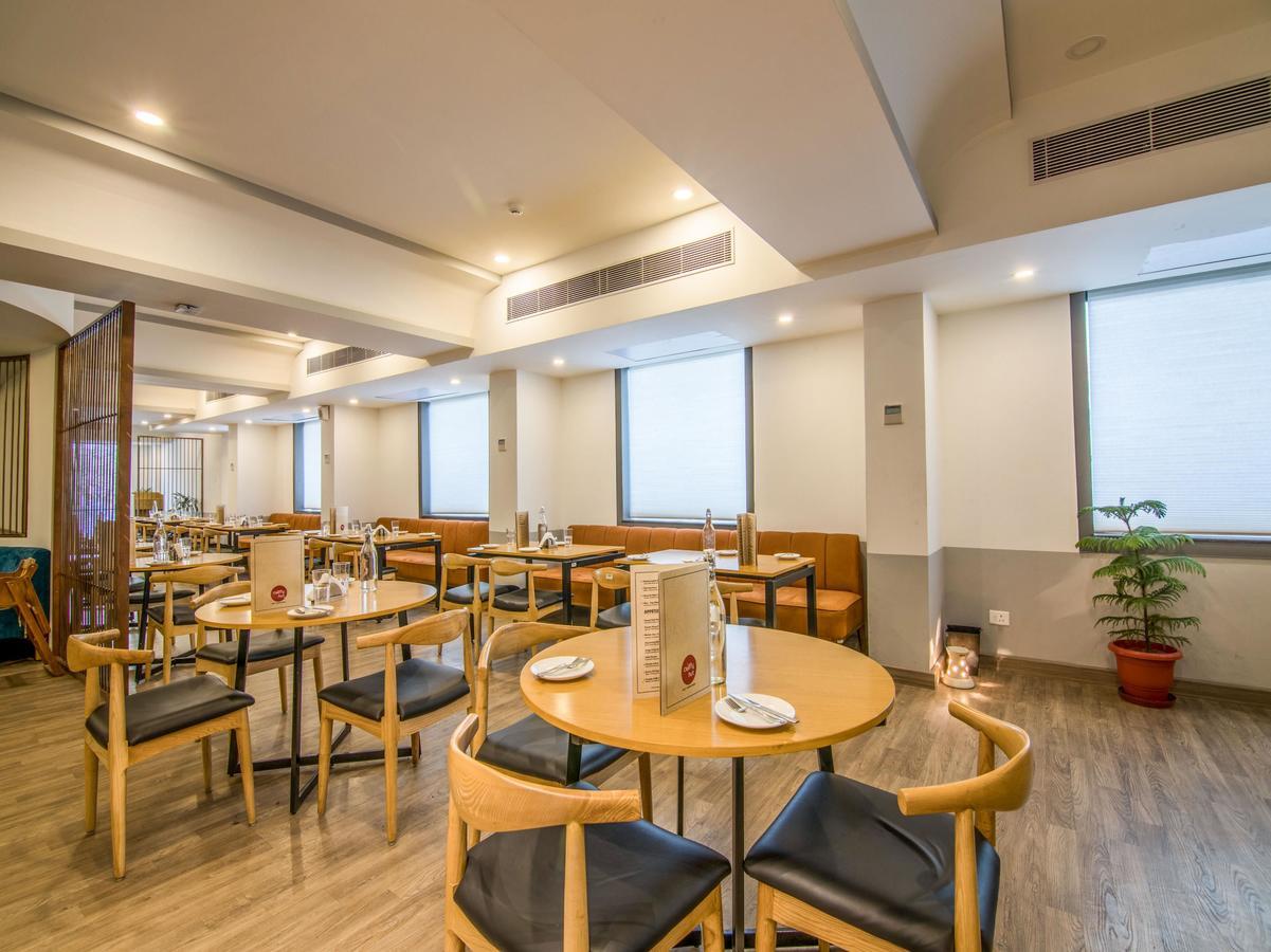 Oyo Townhouse 028 Corporate Suite Noida Exterior foto