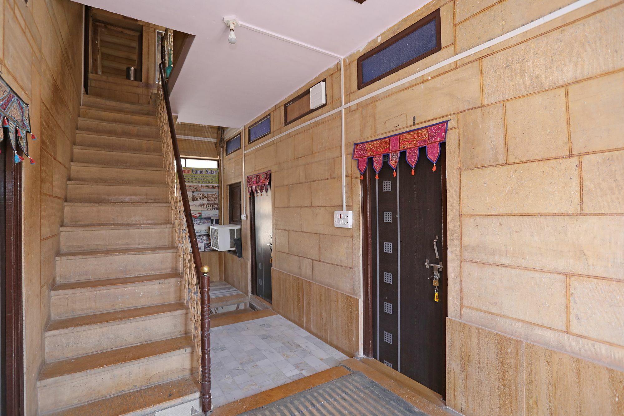 Oyo Townhouse 028 Corporate Suite Noida Exterior foto