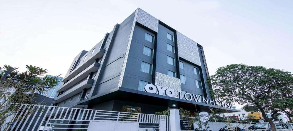 Oyo Townhouse 028 Corporate Suite Noida Exterior foto