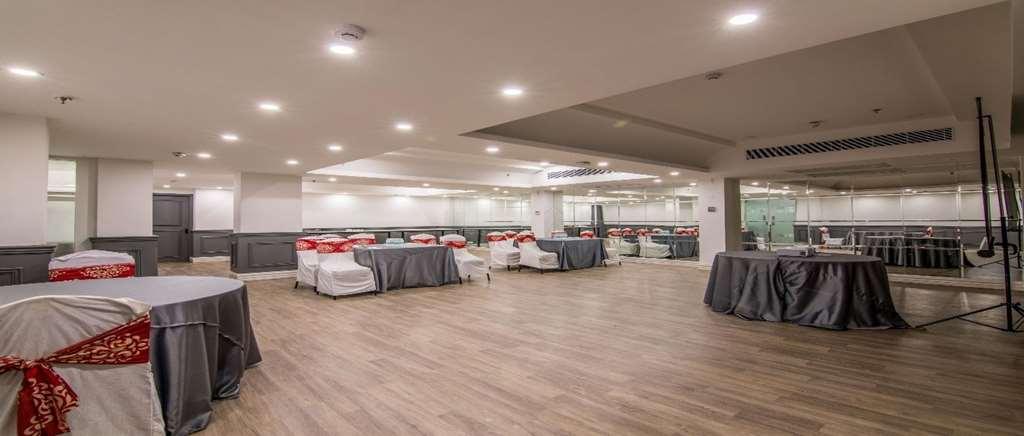 Oyo Townhouse 028 Corporate Suite Noida Facilități foto